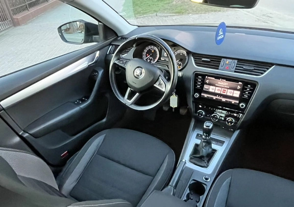 Skoda Octavia cena 48700 przebieg: 182555, rok produkcji 2017 z Pszczyna małe 742